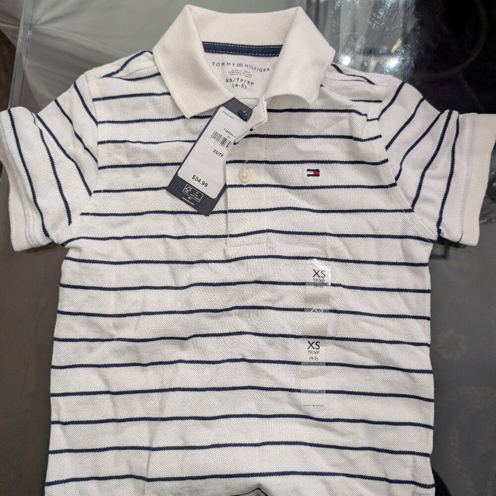 *Tommy Hilfiger Buys shirt & shorts set size (4-5)
